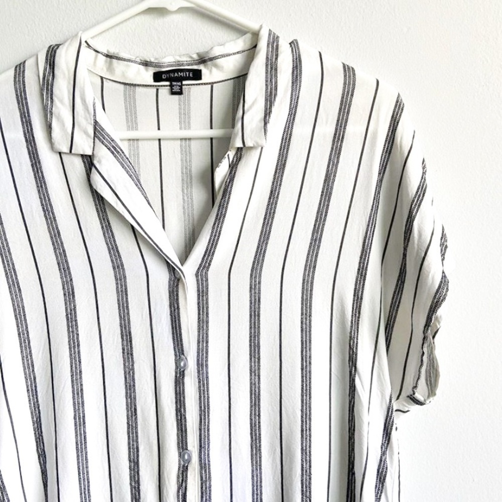 Dynamite “willow button down” blouse - Picture 3 of 4